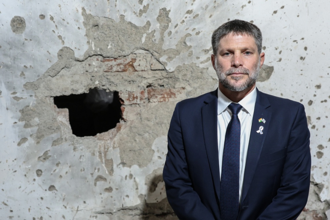 Ministro das Finanças israelense, Bezalel Smotrich, visita a Casa Nariman para prestar homenagem às vítimas dos ataques terroristas de 26/11 em Mumbai, na Índia