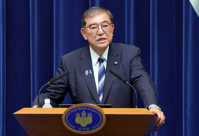 O primeiro-ministro japonês, Shigeru Ishiba, concede uma entrevista coletiva na residência oficial do primeiro-ministro em Tóquio, Japão, em 7 de setembro de 2025. Ishiba anunciou sua renúncia ao cargo. (Japão, Tóquio) EFE/EPA/JIJI PRESS JAPAN OUT APENAS PARA USO EDITORIAL/