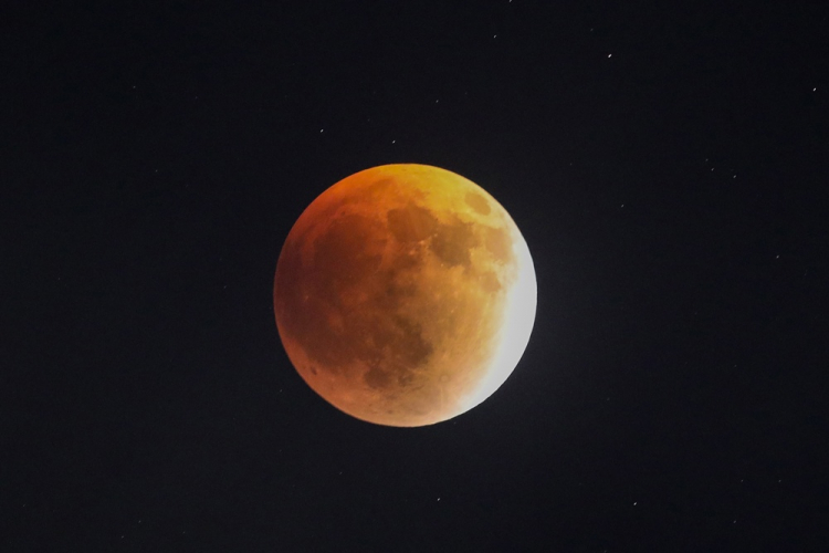 Eclipse lunar total no Sri Lanka