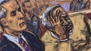 Ilustração feita pela artista Jane Rosenberg mostra o rapper Sean “Diddy” Combs (à dir.) ao lado de seu advogado Brian Steel, enquanto assiste à reprodução de um vídeo de seus filhos ainda bebês, durante o julgamento realizado nesta sexta-feira em um tribunal de Nova York