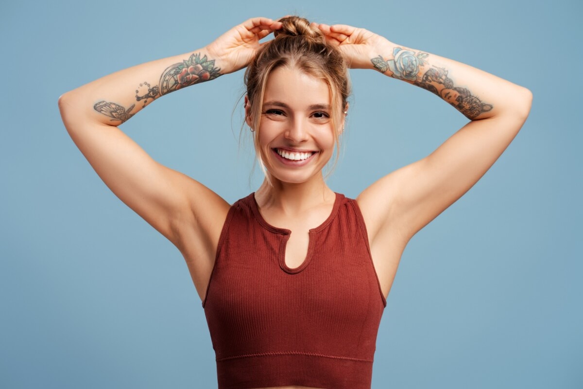 Penteados para treinar mantêm os cabelos saudáveis e oferece mais estilo ao look 