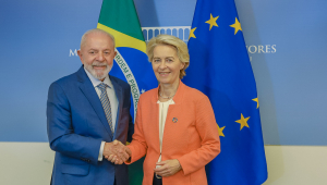 23.09.2024 - Encontro bilateral com a Presidente da Comissão Europeia, Ursula von der Leyen 23.09.2024 - Presidente da República, Luiz Inácio Lula da Silva, durante encontro bilateral com a Presidente da Comissão Europeia, Ursula von der Leyen, na Missão Permanente do Brasil junto às Nações Unidas. Nova York - Estados Unidos. Foto: Ricardo Stuckert / PR