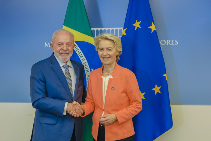 23.09.2024 - Encontro bilateral com a Presidente da Comissão Europeia, Ursula von der Leyen 23.09.2024 - Presidente da República, Luiz Inácio Lula da Silva, durante encontro bilateral com a Presidente da Comissão Europeia, Ursula von der Leyen, na Missão Permanente do Brasil junto às Nações Unidas. Nova York - Estados Unidos. Foto: Ricardo Stuckert / PR