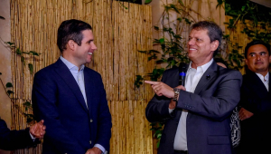 O governador de São Paulo, Tarcísio de Freitas, e o presidente da Câmara, Hugo Motta, colegas de partido no Republicanos