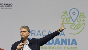Tarcísio de Freitas na inauguração da Praça da Cidadania