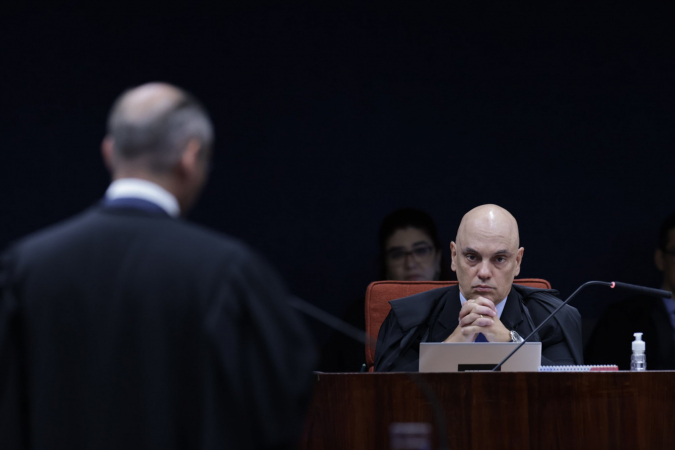 Alexandre de Moraes durante o segundo dia de julgamento de Jair Bolsonaro e aliados no STF