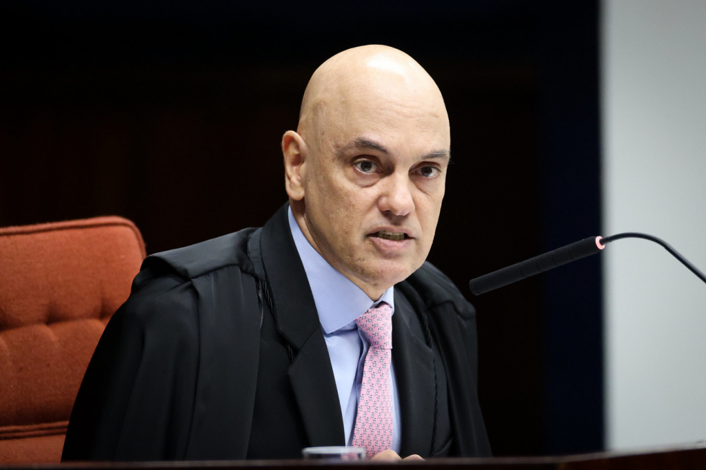 Moraes diz que atos pós-eleição de 2022 mostram caráter golpista da organização criminosa