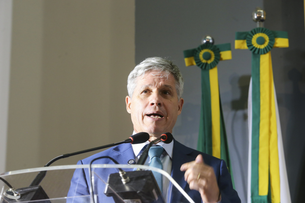 Queda no preço dos alimentos vai permanecer, diz ministro do Desenvolvimento Agrário