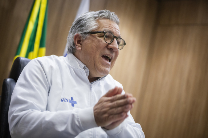 Padilha desiste de viajar aos EUA e critica restrições impostas pelo governo americano