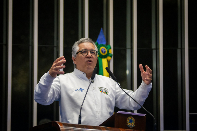 Sessão especial em homenagem aos 53 anos do Hospital Universitário de Brasília