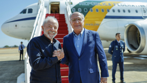 21.09.2025 - Partida para Nova York 21.09.2025 - Presidente da República, Luis Inácio Lula da Silva, embarca para a cidade de Nova York, nos Estados Unidos onde representará o Brasil na 80ª Assembleia Geral da ONU. Foto: Ricardo Stuckert / PR