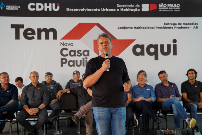 O governador Tarcísio de Freitas discursa durante agende em Presidente Prudente, interior de São Paulo