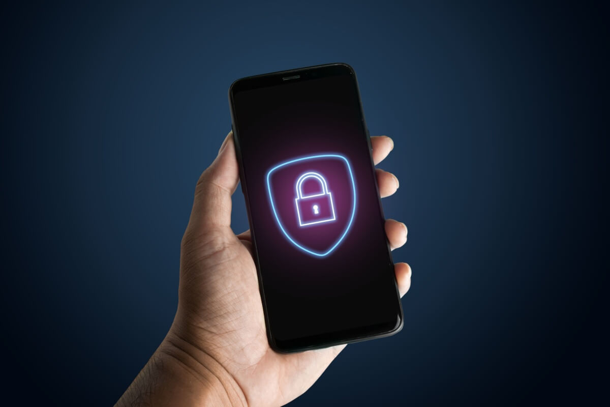 Medidas simples podem ajudar a proteger os dados no celular em caso de furto ou roubo 