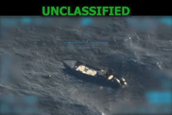 Captura de vídeo da conta @realDonaldTrump no Truth Social do presidente dos Estados Unidos, Donald Trump, mostrando uma embarcação no mar Caribe