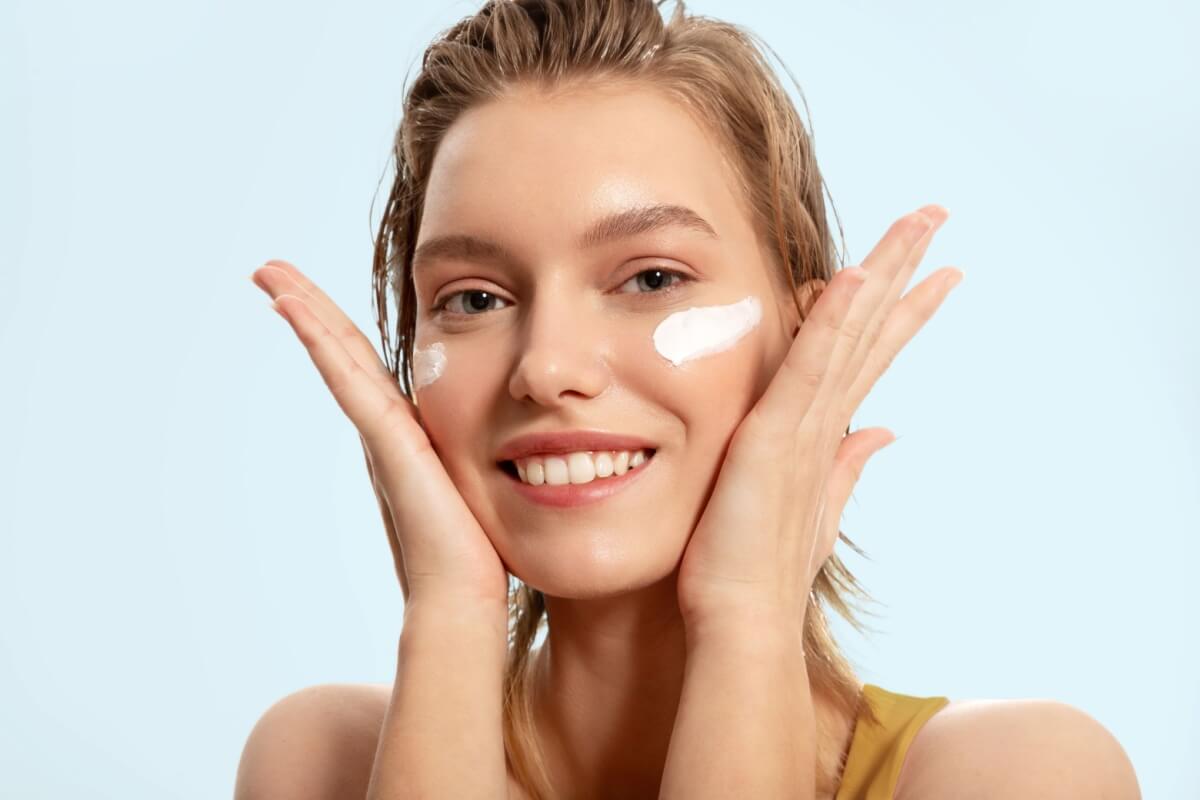 Cuidados simples ajudam a deixar a pele mais bonita para o verão 