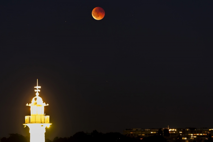 Eclipse lunar total na Suíça