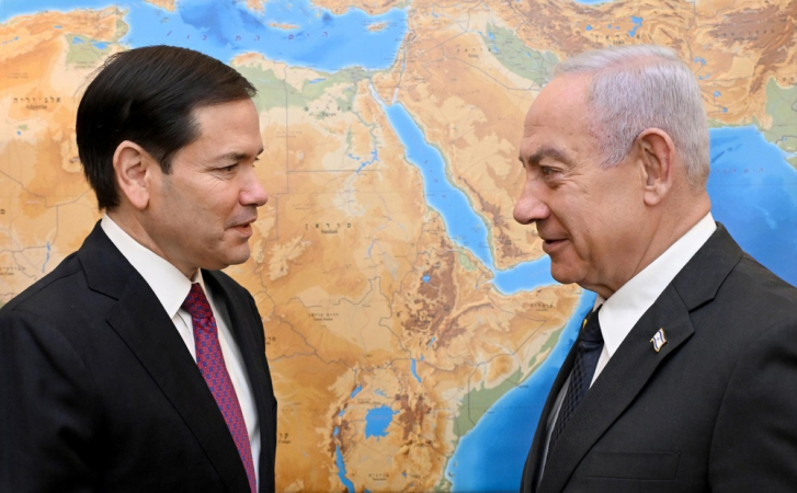 Uma foto de folheto disponibilizada pelo Gabinete de Imprensa do Governo de Israel (GPO) mostra o primeiro-ministro israelense Benjamin Netanyahu (D) e o secretário de Estado dos EUA Marco Rubio (E) durante seu encontro no gabinete do primeiro-ministro em Jerusalém, em 15 de setembro de 2025. (Jerusalém) EFE/EPA/HAIM TZACH / GPO / FOLHETO FOLHETO USO EDITORIAL SOMENTE/VENDAS NÃO PROIBIDAS