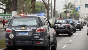 Viaturas da polícia de São Paulo nas ruas para megaoperação contra o crime organizado