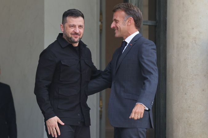 Macron e Zelensky