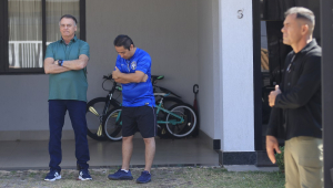 O ex-presidente Jair Messias Bolsonaro fez uma aparição de cerca de 20 minutos nesta quinta-feira