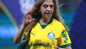 leila pereira presidente do Palmeiras durante partida contra o Fortaleza