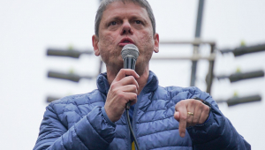 Tarcísio em ato na Paulista