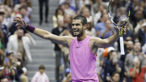 Carlos Alcaraz derrota Jannik Sinner por 3 sets a 1 na decisão do US Open