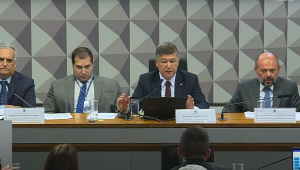 CPMI ouve ex-ministro José Carlos Oliveira