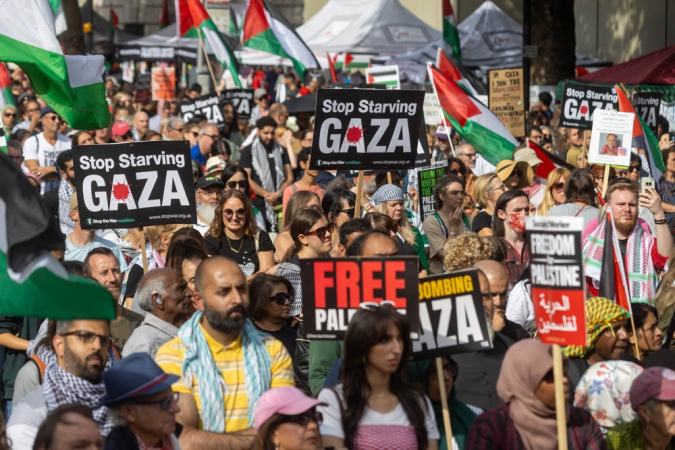 Quase 900 pessoas foram detidas em Londres durante protesto em apoio ao grupo Palestine Action