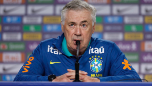 Carlo Ancelotti durante entrevista coletiva na Granja Comary, antes do duelo contra a Bolívia, pelas Eliminatórias