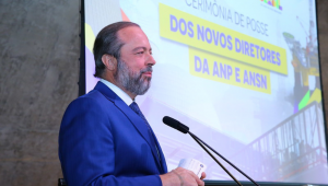 Alexandre Silveira afirma que o Brasil precisa investir mais em tecnologia nuclear para se proteger de possíveis ameaças externas