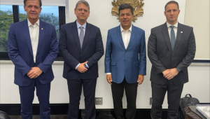 Tarcísio de Freitas recebe os deputados Aluísio Mendes e Mendonça Filho, e também o secretário de Segurança Publica de São Paulo, Guilherme Derrite, para uma conversa sobre a PEC da Segurança Pública