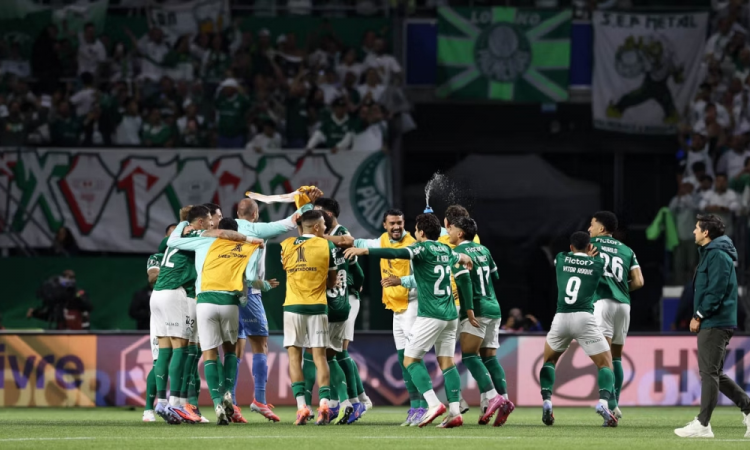 Classificação à semifinal da Libertadores faz com que o Palmeiras chegue a R$ 318,6 milhões com premiações nesta temporada