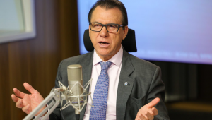 Ministro do Trabalho, Luiz Marinho, participa do programa Bom Dia, Ministro
