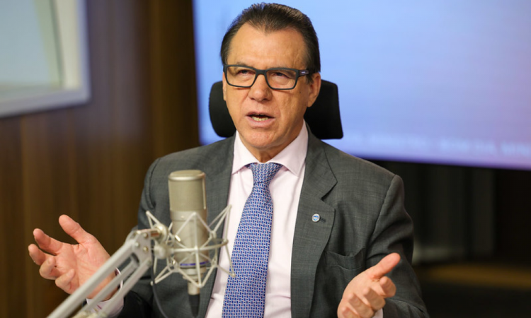 Ministro do Trabalho, Luiz Marinho, participa do programa Bom Dia, Ministro