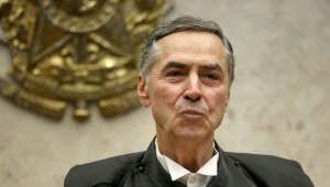 O ex-presidente do Supremo Tribunal Federal, Luís Roberto Barroso durante a posse do novo presidente da Corte, Edson Fachin