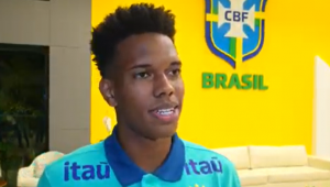 Lesão na coxa deve deixar Estêvão fora da Copa do Mundo, diz jornal