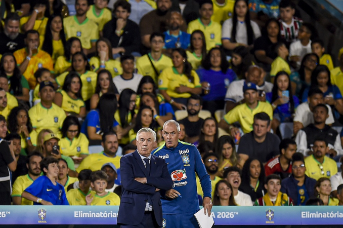 Carlo Ancelotti , durante partida Brasil x Chile. O Maracanã recebe nesta quinta (4)