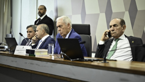 CCJ SENADO VOTA PEC DA BLINDAGEM