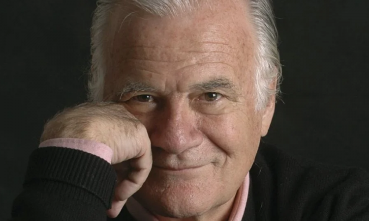 Morre o jornalista Mino Carta aos 91 anos