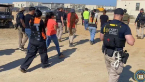 Batida do Departamento de Imigração dos Estados Unidos em fábrica da montadora Hyundai na Geórgia Foto: Bureau Of Alcohol, Tobacco, Firearms And Explosives/NYT