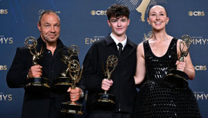 Emmy 2025: ‘The Studio’ vence em comédia e ‘The Pitt’ em drama