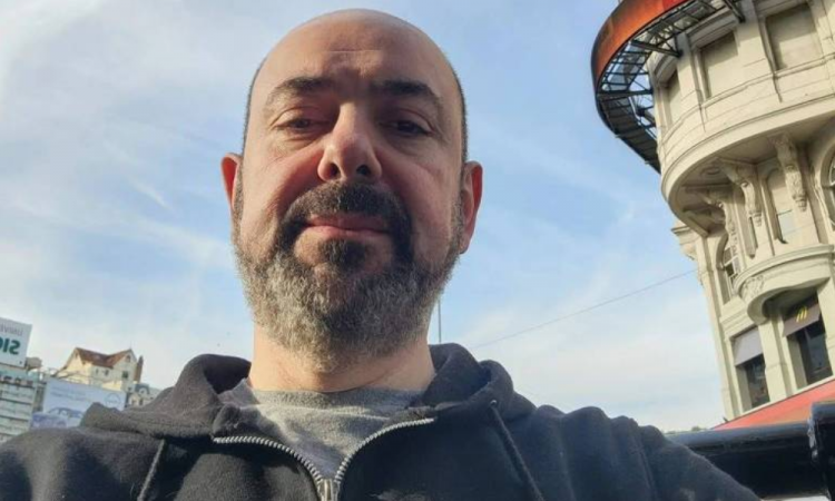 O turista argentino Alejandro Ainsworth, de 54 anos, foi encontrado morto na segunda-feira (8) na estrada da Grota Funda, zona oeste do Rio de Janeiro - Reprodução/Alex Ainsworth no Facebook