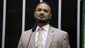 O deputado Capitão Alden, do PL, no plenário da Câmara