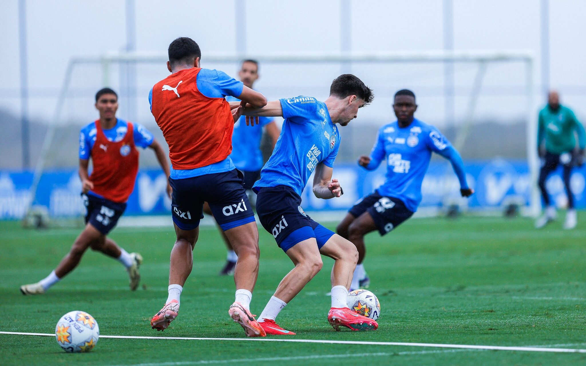 Jogadores do Bahia treinam no CT Evaristo de Macedo