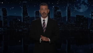 Jimmy Kimmel apresenta o primeiro talk-show após seu programa voltar ao ar nos Estados Unidos