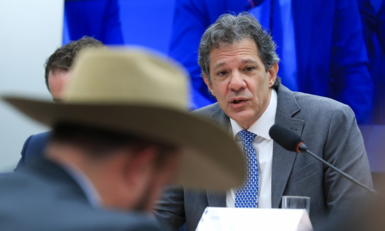 O ministro da Fazenda, Fernando Haddad, participa de audiência pública, promovida pela Comissão de Agricultura, Pecuária, Abastecimento e Desenvolvimento Rural da Câmara dos Deputados