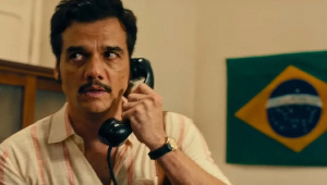 Wagner Moura em cena de "O Agente Secreto"