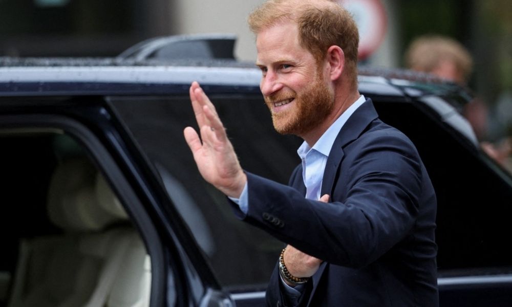 Príncipe Harry visita pai, Charle III, pela primeira vez desde 2024