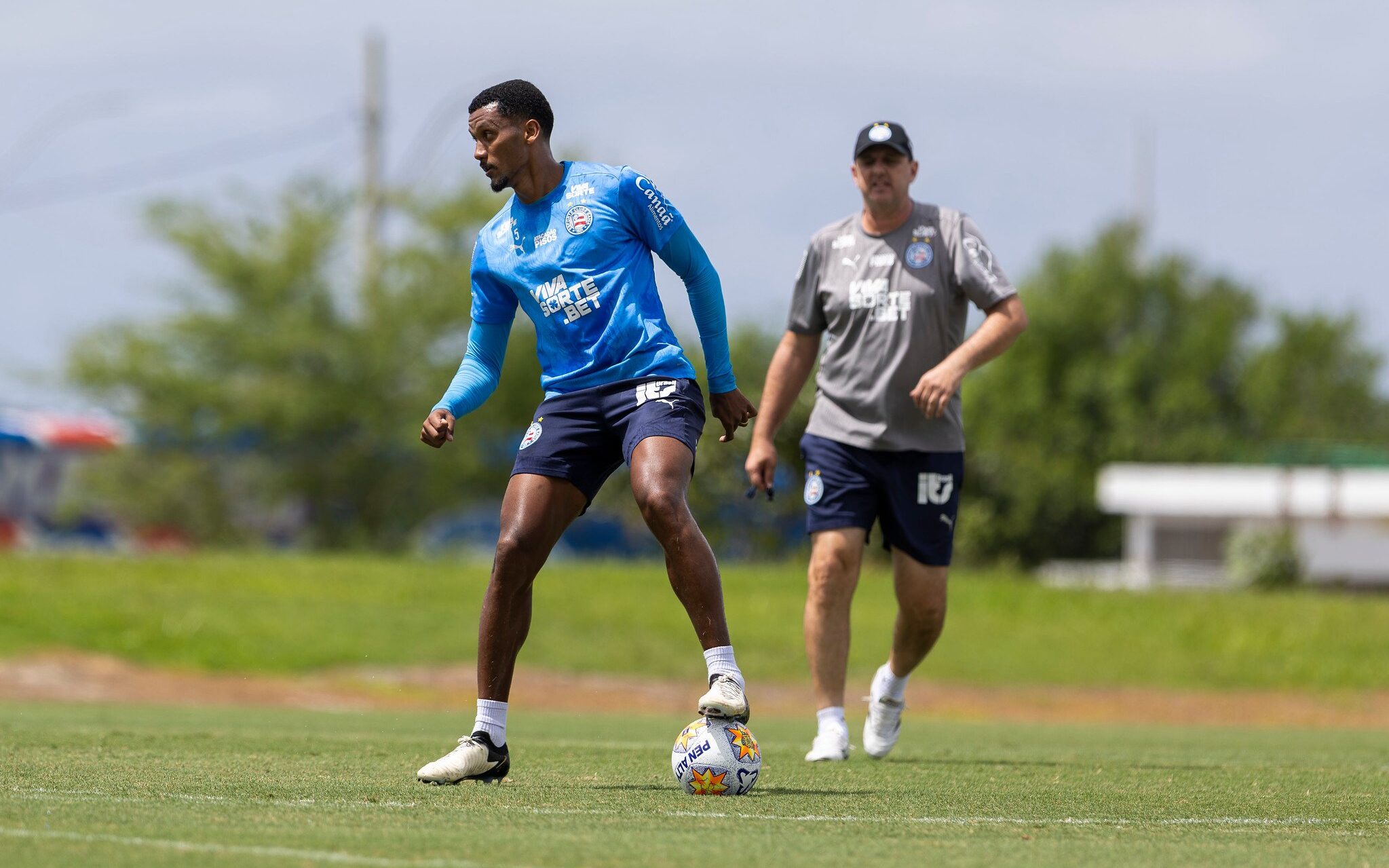 Rogério Ceni e Rezende em treino do Bahia 